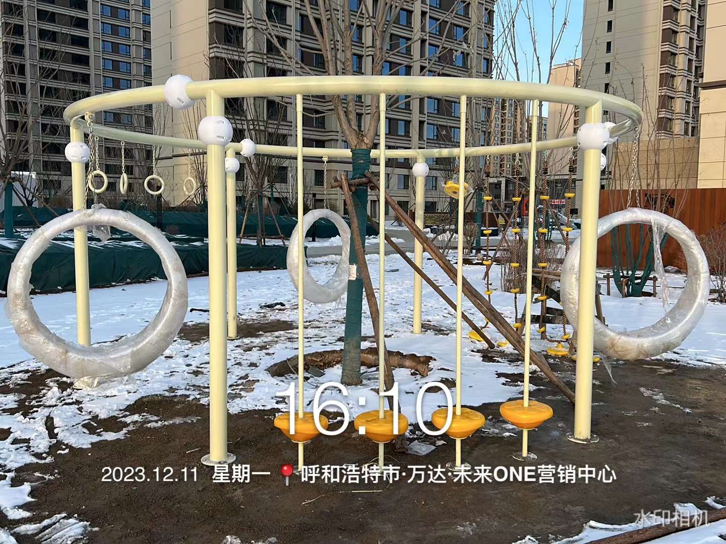于樂(lè)網(wǎng)紅秋千發(fā)光秋千設(shè)備
